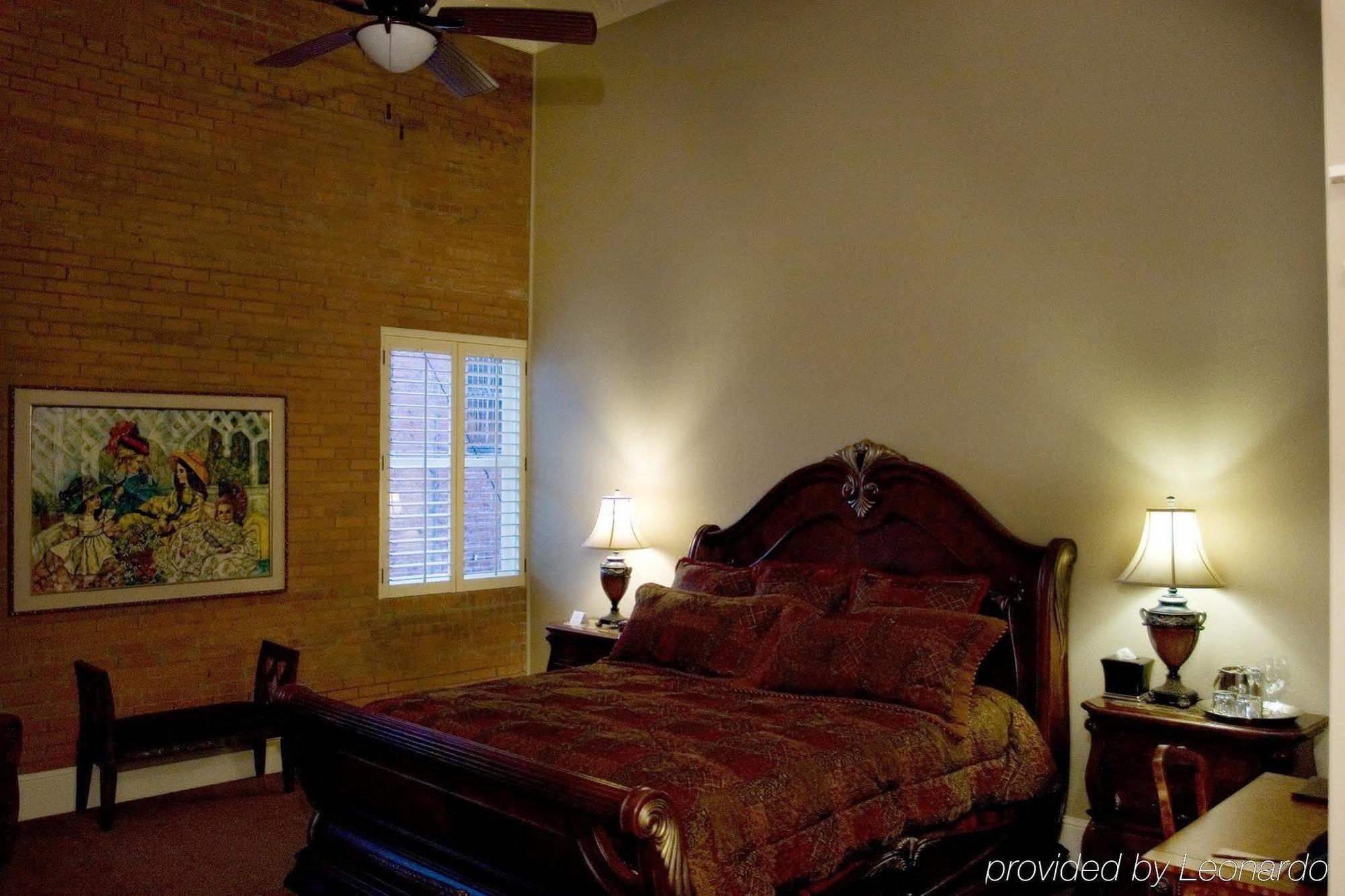 Grand Hotel McKinney Room photo